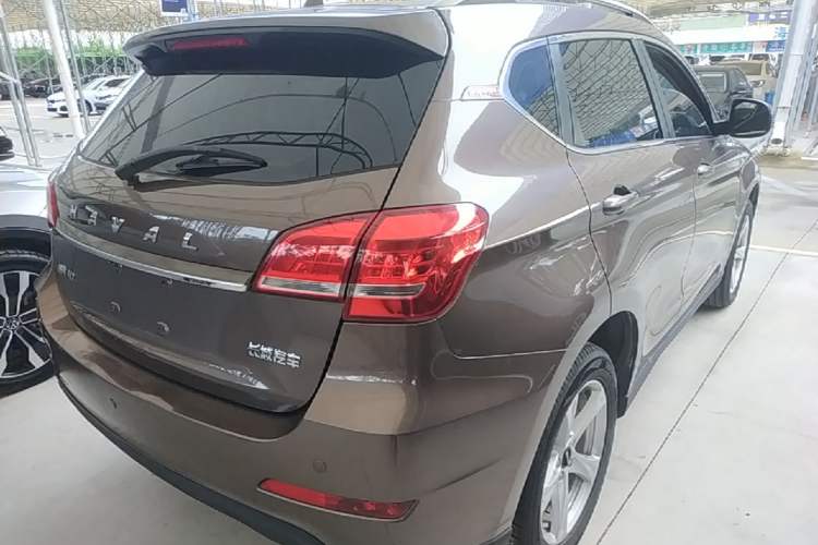Used Haval H2 2018 Chuanxiang Edition Red Badge 1.5T Dual-Clutch Two-Wheel Drive Fashionable Model Rear Right 45 Deg