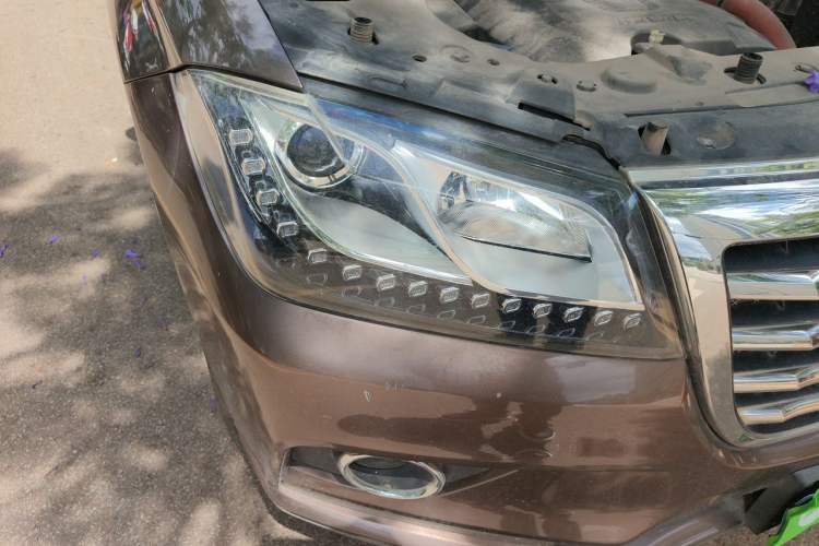 Used Haval H2 2018 Red-Label 1.5T Manual Two-Wheel Drive Luxury Model Right Front Headlight