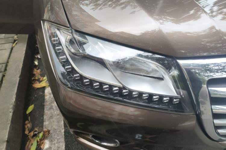 Used Haval H2 2018 Red-Label 1.5T Manual Two-Wheel Drive Luxury Model Right Front Headlight