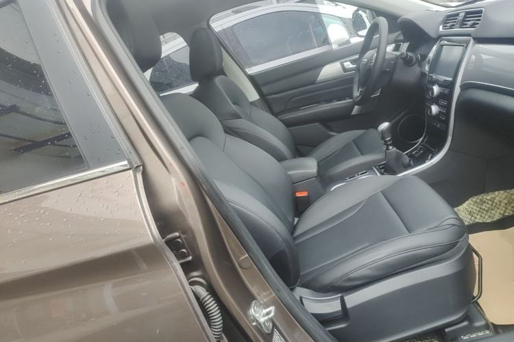 Used Haval H2 2018 Red-Label 1.5T Manual Two-Wheel Drive Elite Model Right Front Seat