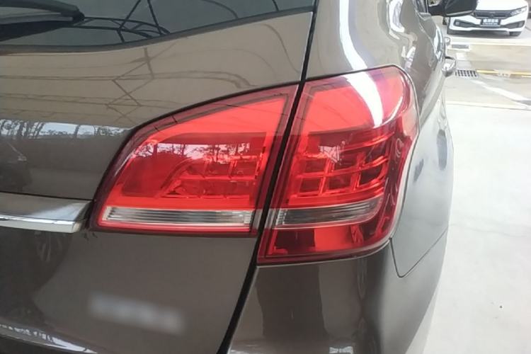 Used Haval H2 2018 Chuanxiang Edition Red Badge 1.5T Dual-Clutch Two-Wheel Drive Fashionable Model Right Rear Taillight