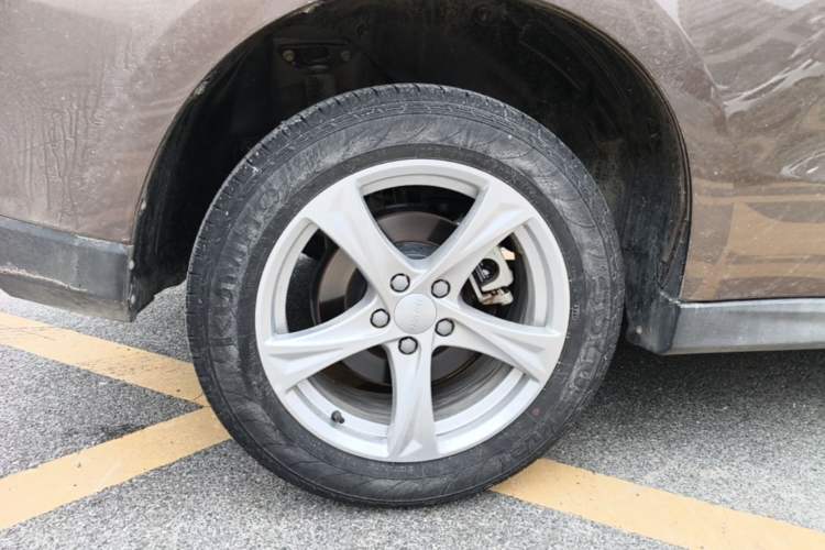 Used Haval H2 2018 1.5T Dual-Clutch Two-Wheel Drive Fashion Model China VI Standard Right Rear Wheel Hub