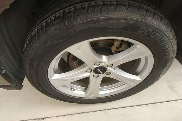 Used Haval H2 2018 Chuanxiang Edition Red Badge 1.5T Dual-Clutch Two-Wheel Drive Fashionable Model Right Rear Wheel Hub