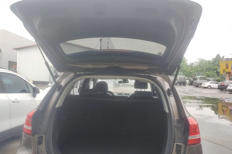 Used Haval H2 2018 Red-Label 1.5T Manual Two-Wheel Drive Elite Model Trunk