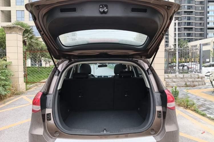 Used Haval H2 2018 1.5T Dual-Clutch Two-Wheel Drive Fashion Model China VI Standard Trunk