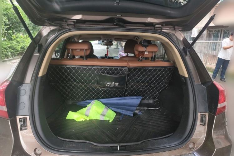 Used Haval H2 2018 Red-Label 1.5T Manual Two-Wheel Drive Luxury Model Trunk