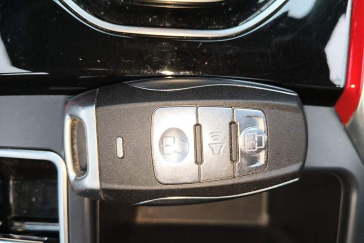 Used Haval H2 2018 1.5T Dual-Clutch Two-Wheel Drive Fashion Model China VI Standard Vehicle Key