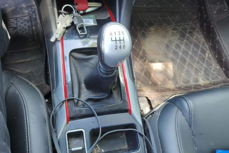 Used Haval H2 2018 Blue Label 1.5T Manual Two-Wheel Drive Elite Model Gear Lever