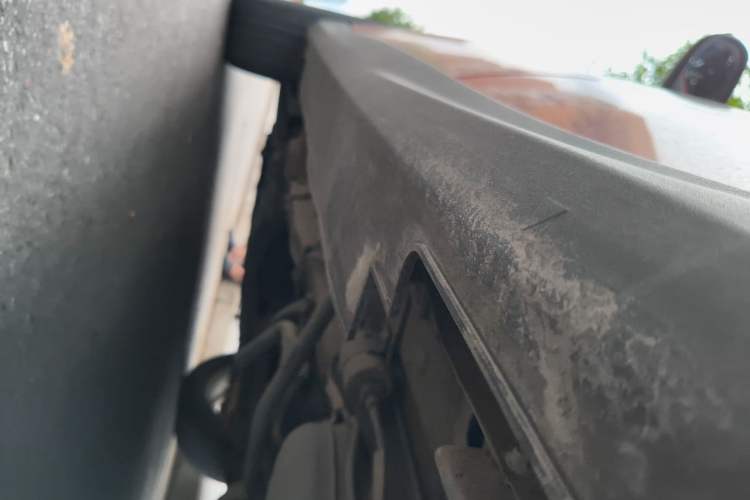 Used Haval H2 2018 Chuanxiang Edition Blue Badge 1.5T Manual Two-Wheel Drive Fashionable Model Chassis Rear Left
