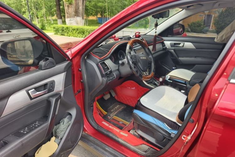 Used Haval H2 2018 Red-Label 1.5T Dual-Clutch Two-Wheel-Drive Elite Model Driver Seat