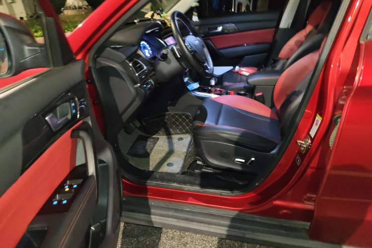 Used Haval H2 2018 Chuanxiang Edition 1.5T Dual-Clutch Two-Wheel Drive ZhiShang Model China V Standard Driver Seat