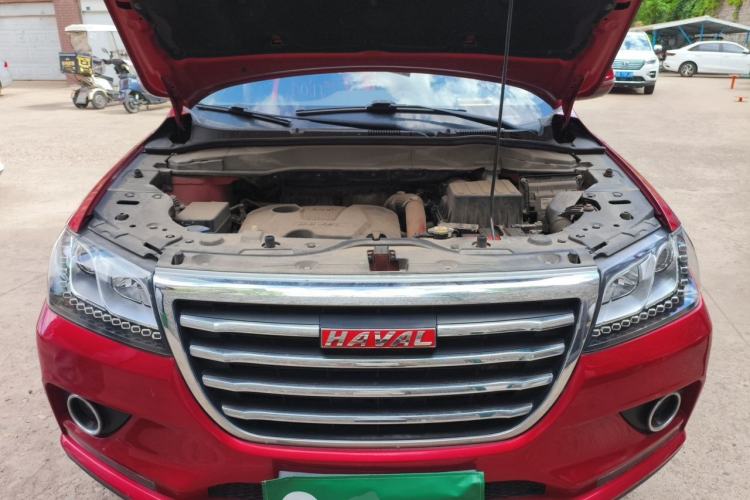 Used Haval H2 2018 Chuanxiang Edition Red Badge 1.5T Dual-Clutch Two-Wheel Drive ZhiShang Model Engine Bay