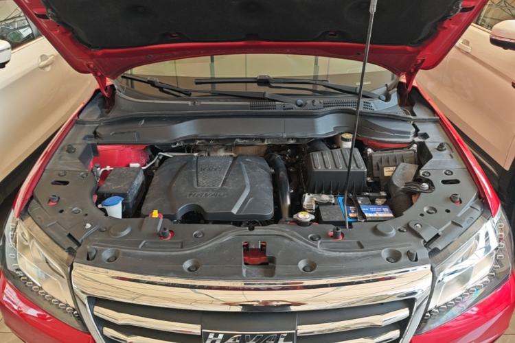 Used Haval H2 2018 1.5T Dual-Clutch Two-Wheel Drive Fashion Model China VI Standard Engine Bay