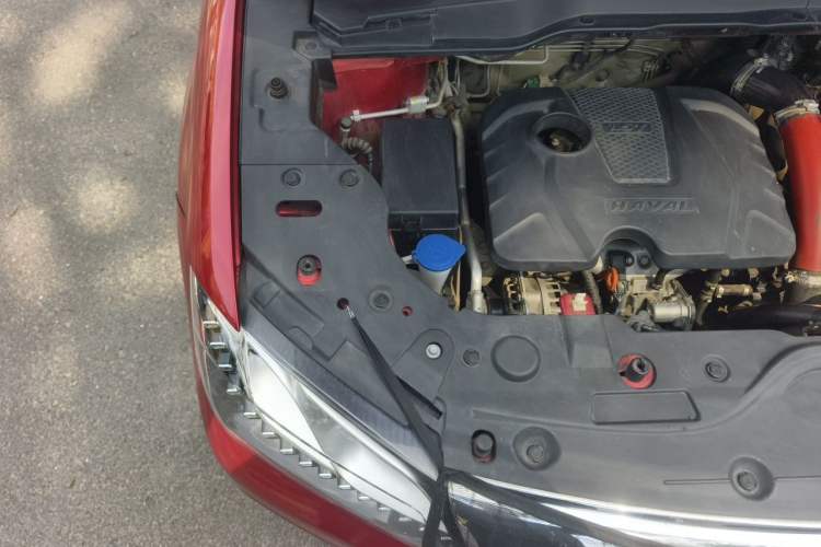 Used Haval H2 2018 Red-Label 1.5T Dual-Clutch Two-Wheel-Drive Elite Model Engine Bay Right