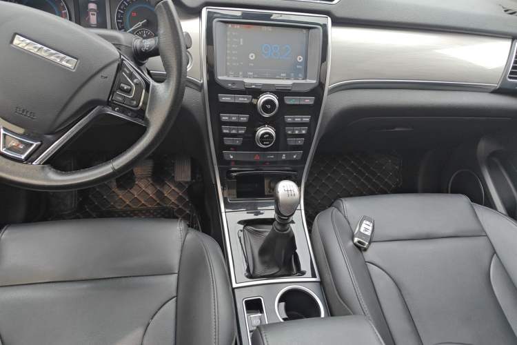 Used Haval H2 2018 Red-Label 1.5T Manual Two-Wheel Drive Luxury Model Gear Lever