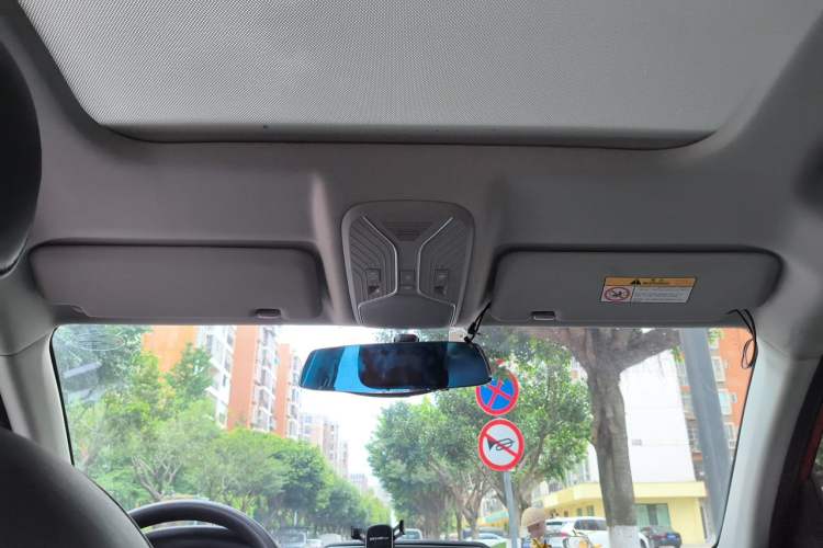 Used Haval H2 2018 Chuanxiang Edition Blue Badge 1.5T Manual Two-Wheel Drive Fashionable Model Headliner