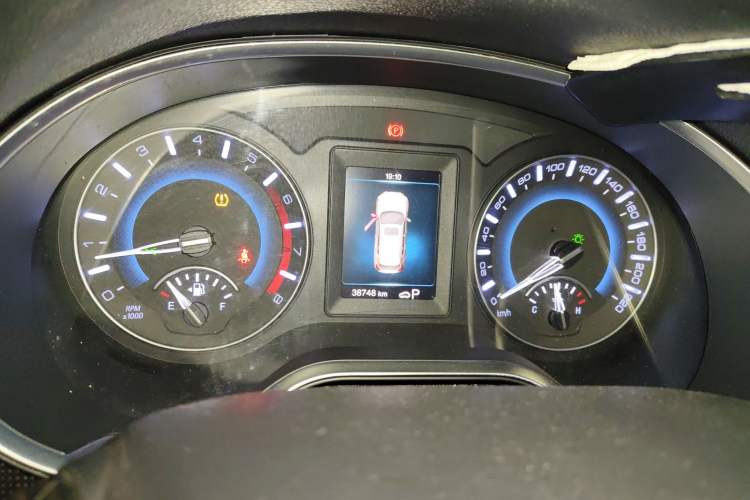Used Haval H2 2018 Chuanxiang Edition 1.5T Dual-Clutch Two-Wheel Drive ZhiShang Model China V Standard Instrument Cluster