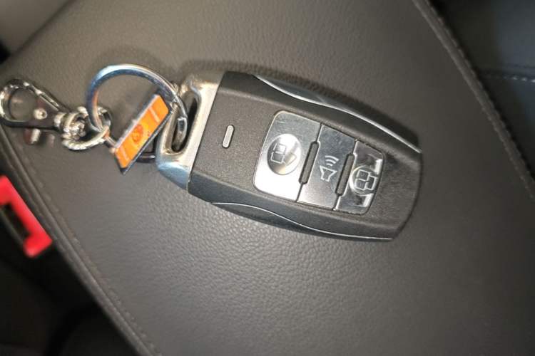 Used Haval H2 2018 1.5T Dual-Clutch Two-Wheel Drive Fashion Model China VI Standard Interior 1