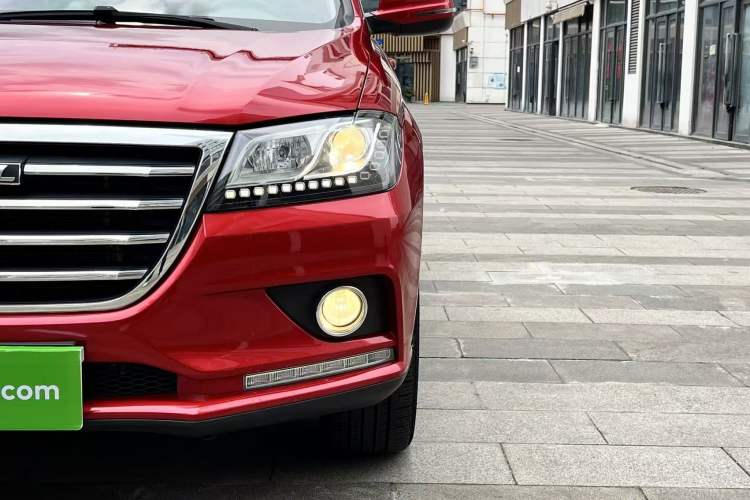 Used Haval H2 2018 1.5T Dual-Clutch Two-Wheel Drive Fashion Model China VI Standard Left Front Headlight