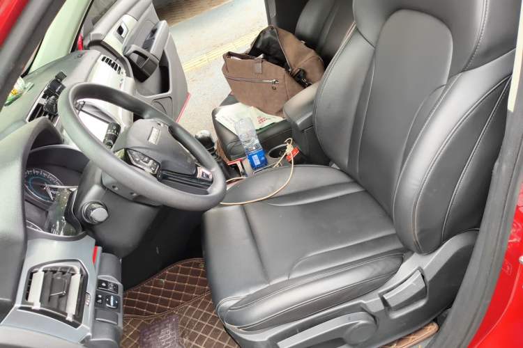 Used Haval H2 2018 Chuanxiang Edition Blue Badge 1.5T Manual Two-Wheel Drive Fashionable Model Left Front Seat