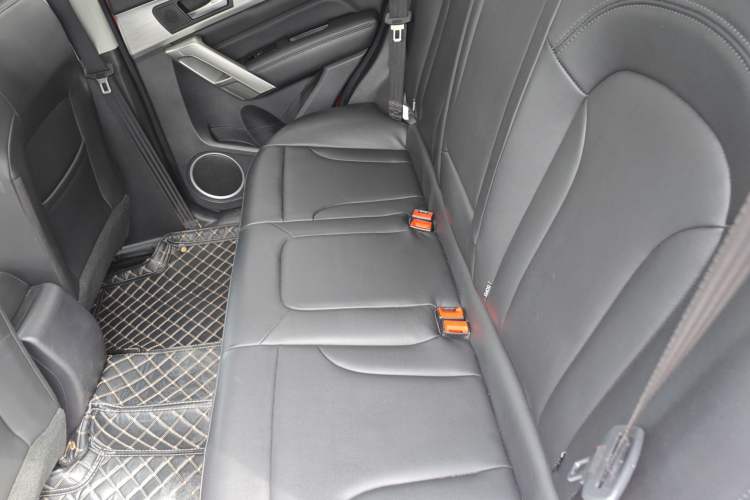 Used Haval H2 2018 Red-Label 1.5T Manual Two-Wheel Drive Luxury Model Left Rear Seat