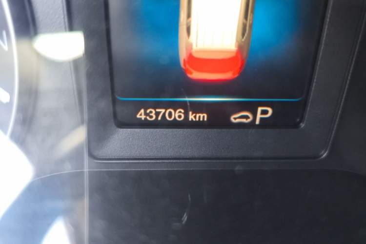 Used Haval H2 2018 Chuanxiang Edition Red Badge 1.5T Dual-Clutch Two-Wheel Drive ZhiShang Model Odometer Close Up