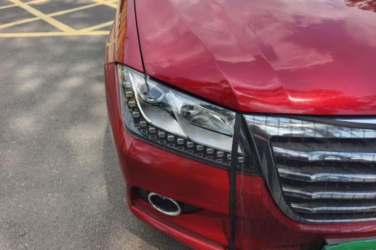 Used Haval H2 2018 Red-Label 1.5T Dual-Clutch Two-Wheel-Drive Elite Model Right Front Headlight