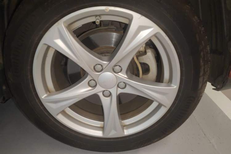 Used Haval H2 2018 Chuanxiang Edition Red Badge 1.5T Dual-Clutch Two-Wheel Drive Fashionable Model Right Front Wheel Hub