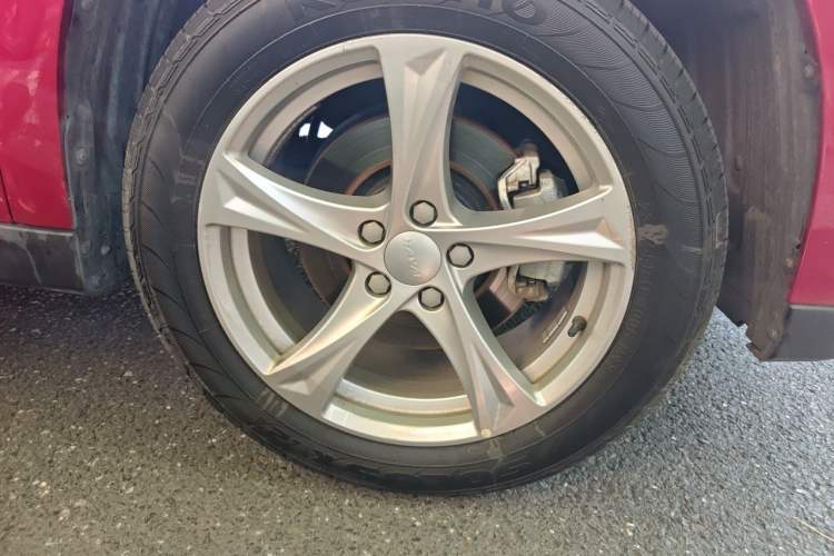 Used Haval H2 2018 Chuanxiang Edition 1.5T Dual-Clutch Two-Wheel Drive Fashion Model China V Standard Right Front Wheel Hub
