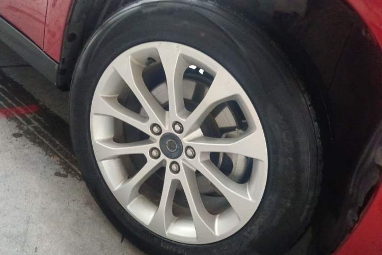 Used Haval H2 2018 Red-Label 1.5T Manual Two-Wheel Drive Elite Model Right Front Wheel Hub