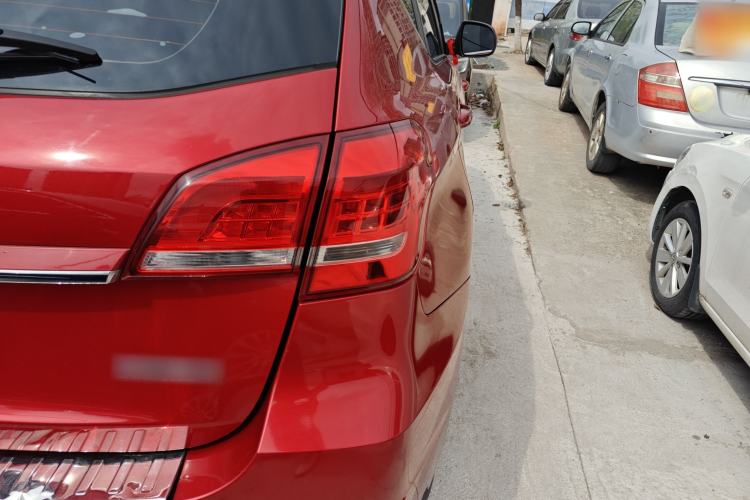 Used Haval H2 2018 Red-Label 1.5T Manual Two-Wheel Drive Luxury Model Right Rear Taillight