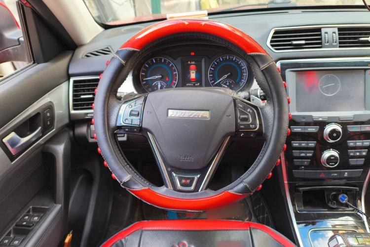 Used Haval H2 2018 Chuanxiang Edition Red Badge 1.5T Dual-Clutch Two-Wheel Drive ZhiShang Model Steering Wheel