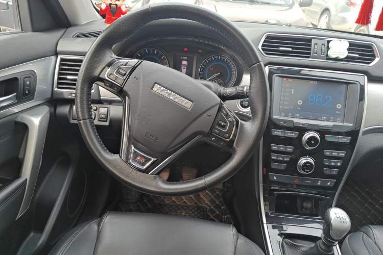 Used Haval H2 2018 Red-Label 1.5T Manual Two-Wheel Drive Luxury Model Steering Wheel