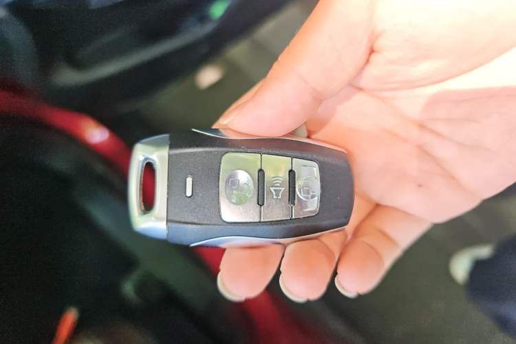 Used Haval H2 2018 Chuanxiang Edition 1.5T Dual-Clutch Two-Wheel Drive Fashion Model China V Standard Vehicle Key