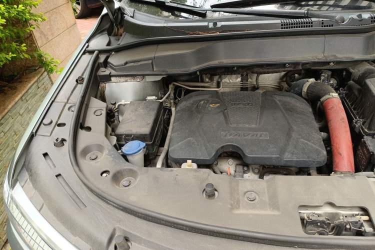 Used Haval H2 2018 Blue Label 1.5T Dual-Clutch Two-Wheel-Drive Elite Model Engine Bay Right