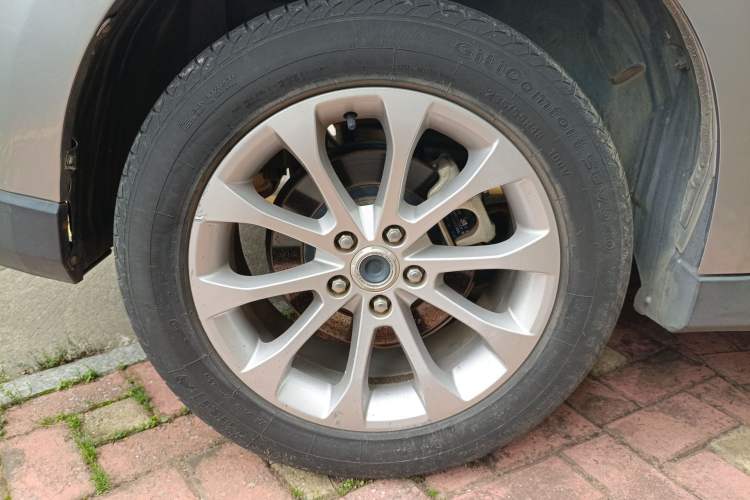 Used Haval H2 2018 Blue Label 1.5T Dual-Clutch Two-Wheel-Drive Elite Model Right Front Wheel Hub