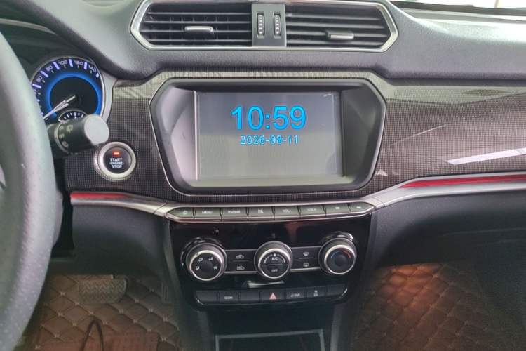 Used Haval H2 2018 Blue-Label 1.5T Dual-Clutch Two-Wheel-Drive Luxury Model Audio And AC Panel
