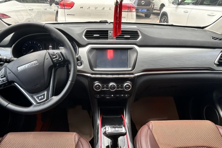 Used Haval H2 2018 Blue Label 1.5T Dual-Clutch Two-Wheel-Drive Prestige Model Audio And AC Panel