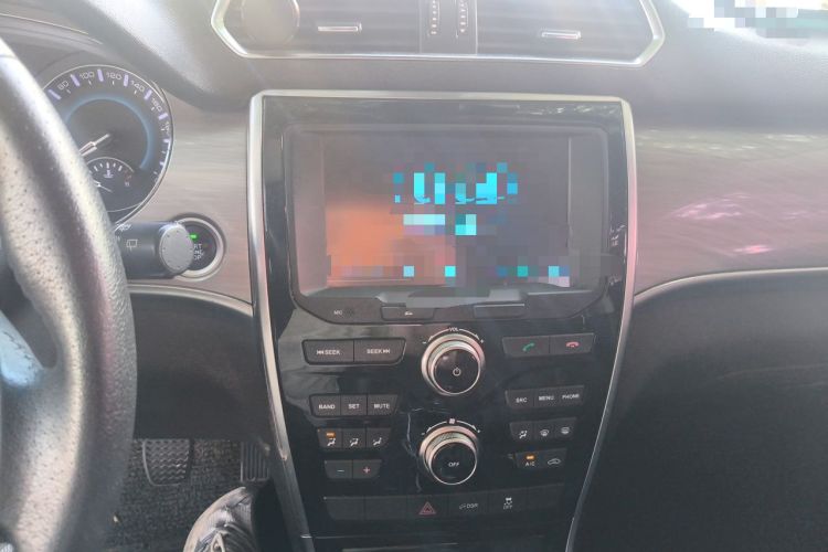 Used Haval H2 2018 Red-Label 1.5T Manual Two-Wheel Drive Elite Model Audio And AC Panel