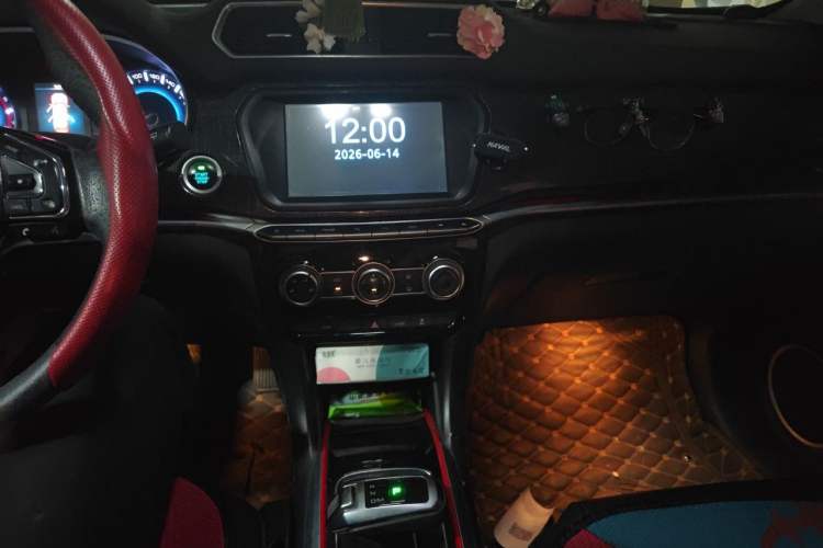 Used Haval H2 2018 Blue-Label 1.5T Dual-Clutch Two-Wheel-Drive Luxury Model Audio And AC Panel