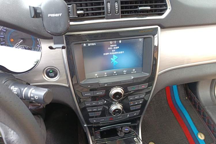 Used Haval H2 2018 Red-Label 1.5T Dual-Clutch Two-Wheel-Drive Luxury Model Audio And AC Panel