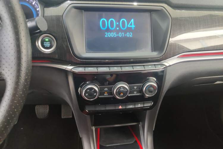Used Haval H2 2018 Blue Label 1.5T Manual Two-Wheel Drive Elite Model Audio And AC Panel