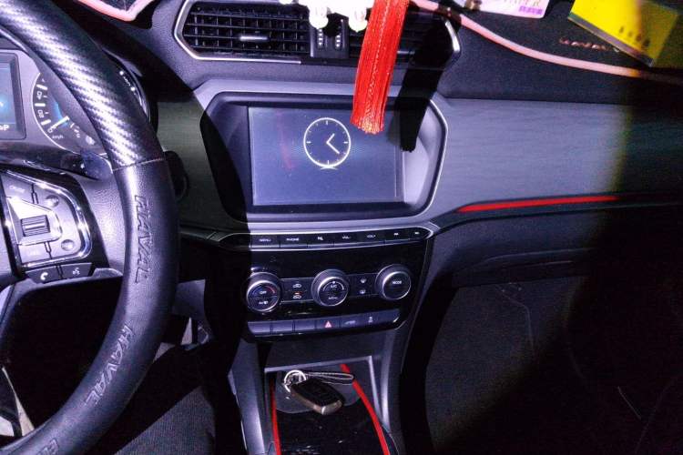 Used Haval H2 2018 1.5T Dual-Clutch Two-Wheel Drive Fashion Model China VI Standard Audio And AC Panel