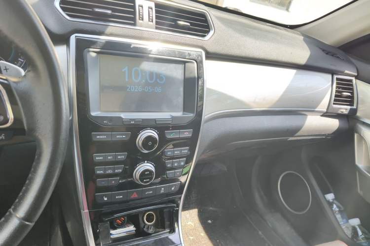 Used Haval H2 2018 Red-Label 1.5T Dual-Clutch Two-Wheel-Drive Luxury Model Audio And AC Panel