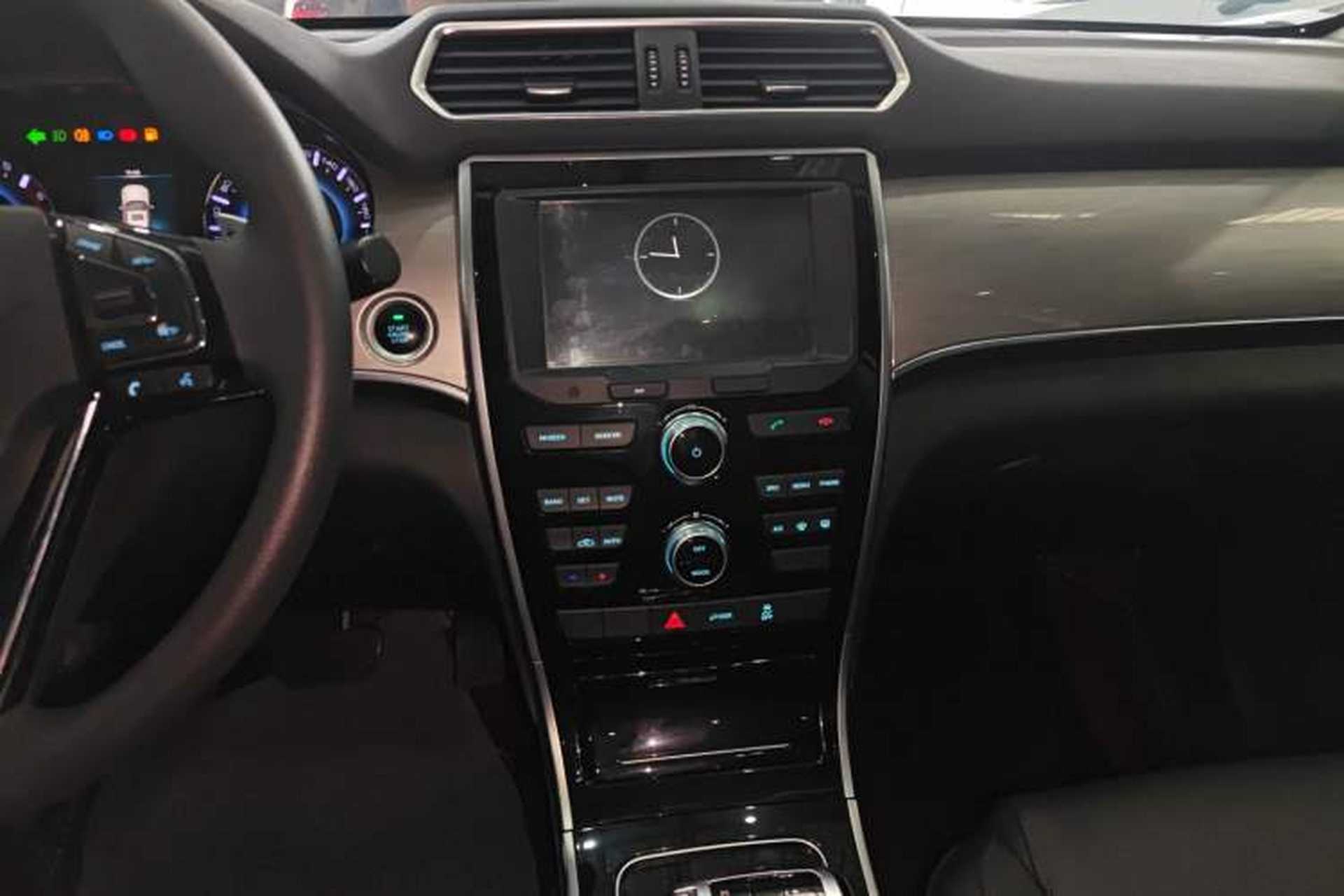 Used Haval H2 2018 1.5T Dual-Clutch Two-Wheel Drive Fashion Model China VI Standard Audio And AC Panel