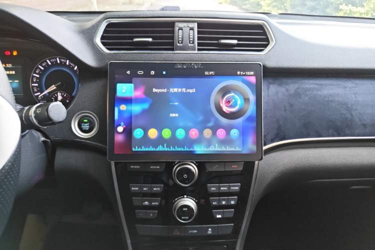 Used Haval H2 2018 Chuanxiang Edition 1.5T Manual Two-Wheel Drive Fashion Model China V Standard Audio And AC Panel