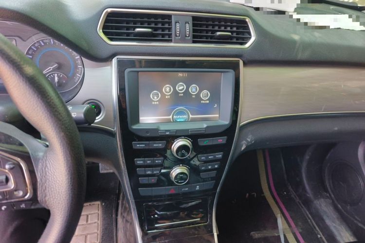 Used Haval H2 2018 1.5T Dual-Clutch Two-Wheel Drive Fashion Model China VI Standard Audio And AC Panel