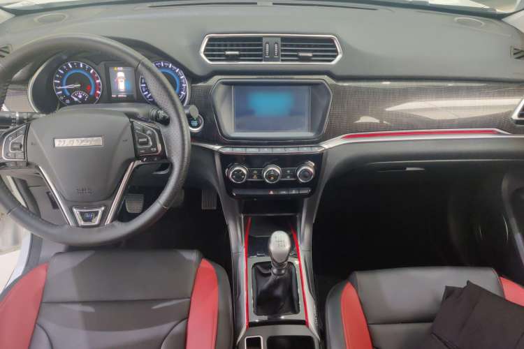 Used Haval H2 2018 Blue Label 1.5T Manual Two-Wheel Drive Elite Model Center Console