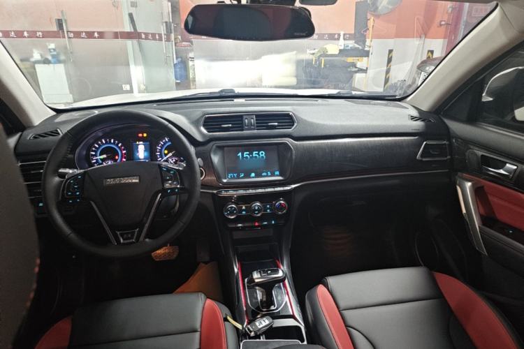 Used Haval H2 2018 Blue-Label 1.5T Dual-Clutch Two-Wheel-Drive Luxury Model Center Console