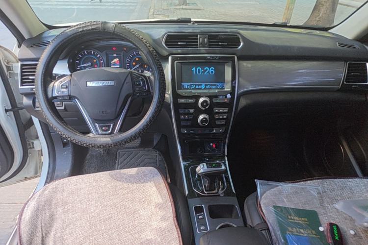 Used Haval H2 2018 Red-Label 1.5T Dual-Clutch Two-Wheel-Drive Luxury Model Center Console